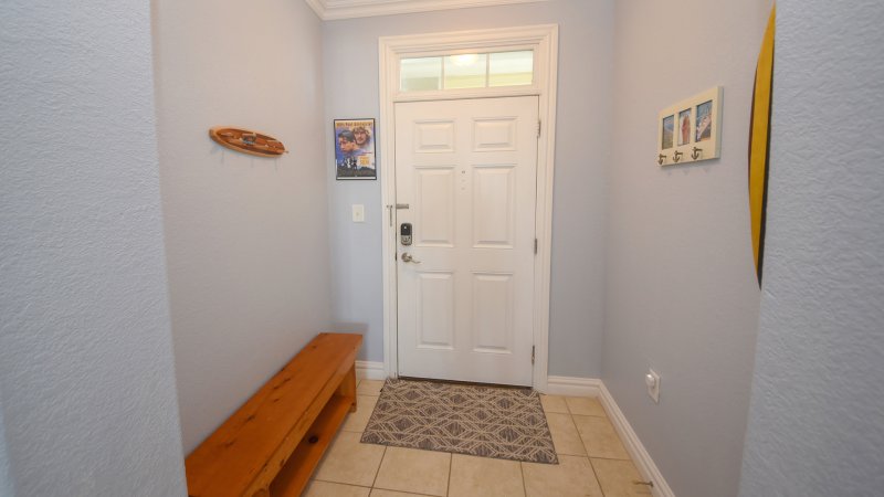 Point Break Oceanfront – Foyer