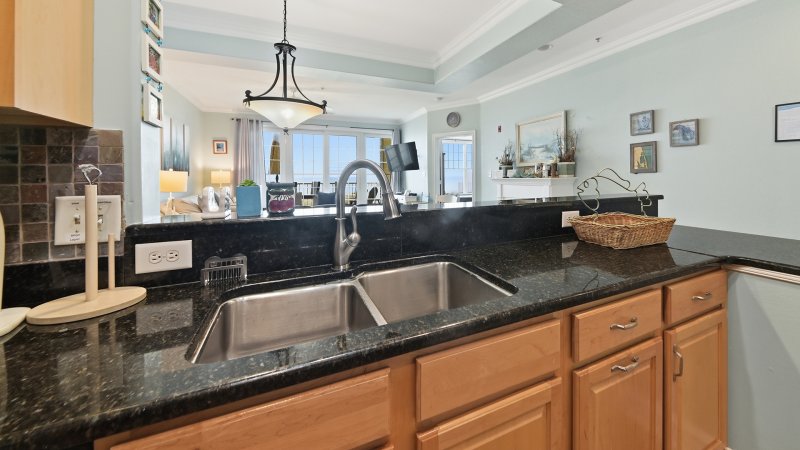 Sandbridge Aloha – Kitchen