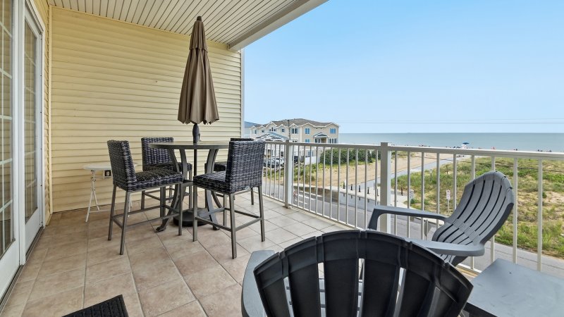 Sandbridge Aloha – Deck