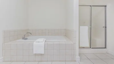 Paradise with an Oceanview – Private Bath for BR1