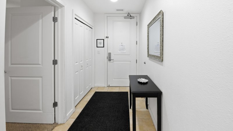Enlightened Sunrise – Foyer