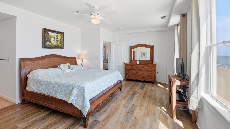 Enlightened Sunrise – Bedroom 1