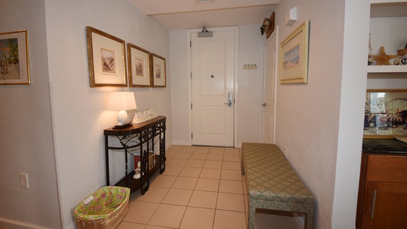 Cozy Inn – Foyer