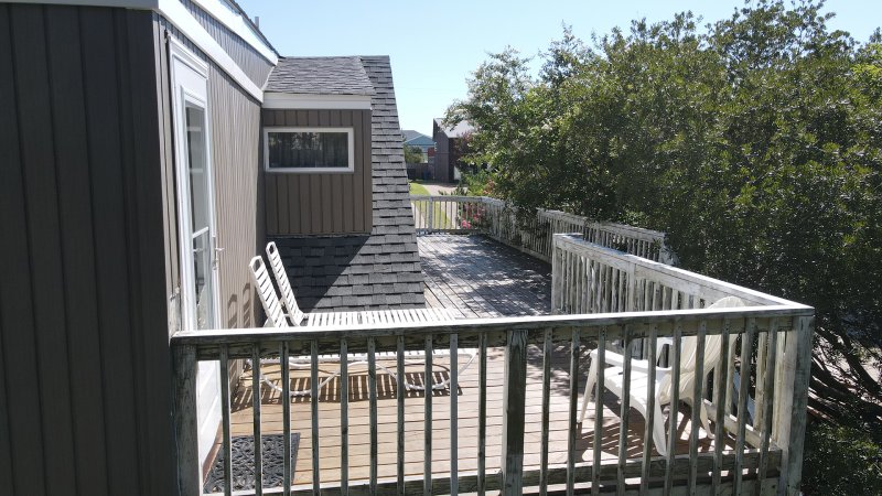 Captain's Quarters – Deck