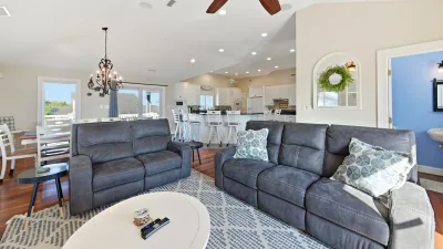 Top Deck – Living Room