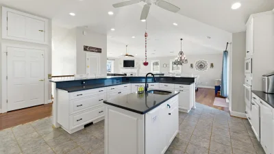Top Deck – Kitchen