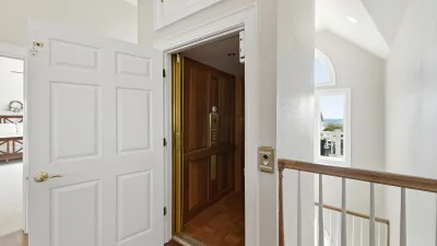 Top Deck – Elevator 3rd Floor