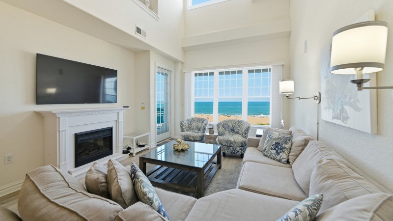 Coastal Sol – Living Room
