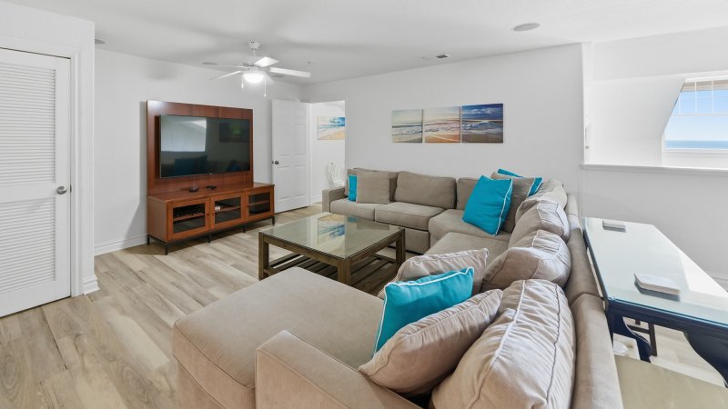 Coastal Sol – Den