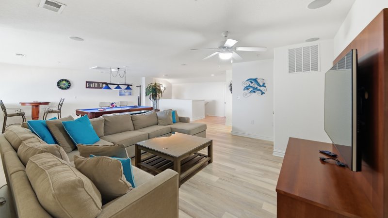 Coastal Sol – Den