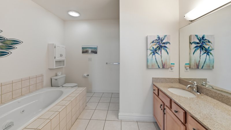 Coastal Sol – Private Bath for BR1