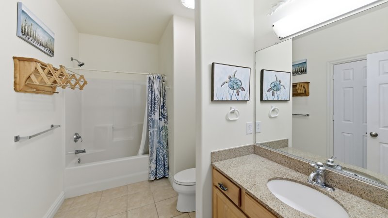 Coastal Sol – Common Bath for 1st Floor