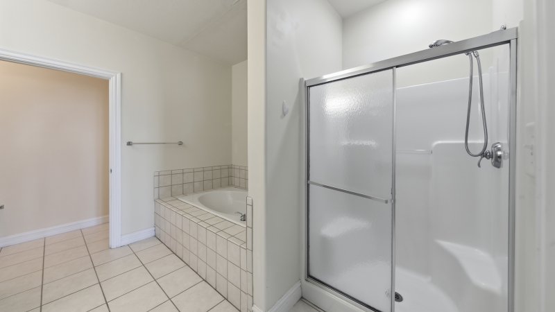 After Five – Private Bath for BR1