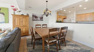 Second Deck – Dining