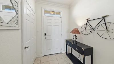 Second Deck – Foyer