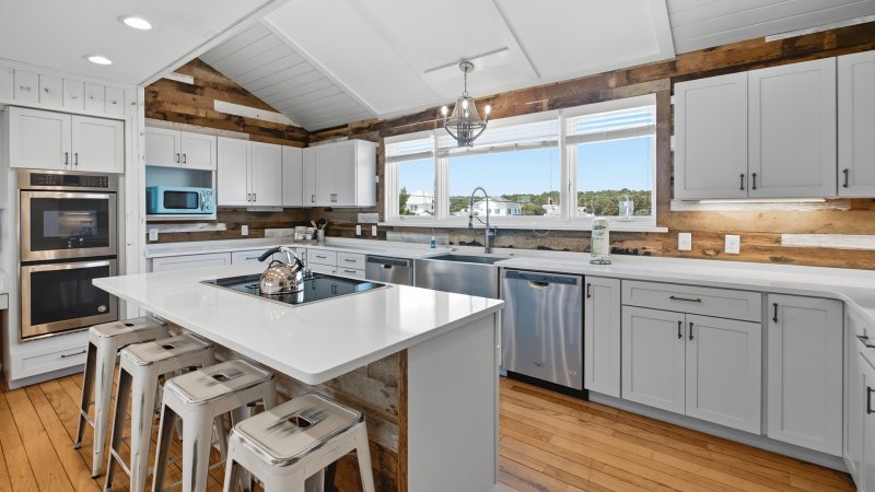 Hala Kahiki – Kitchen