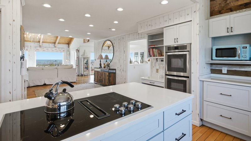 Hala Kahiki – Kitchen