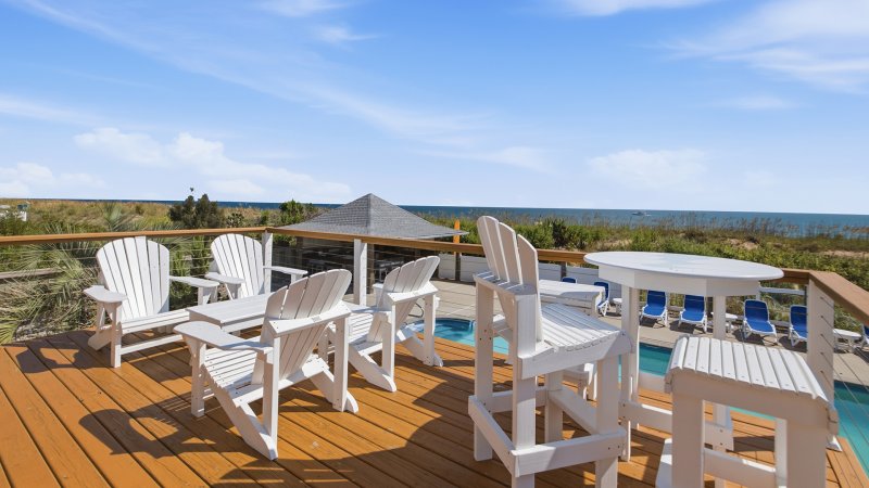 Hala Kahiki – Deck