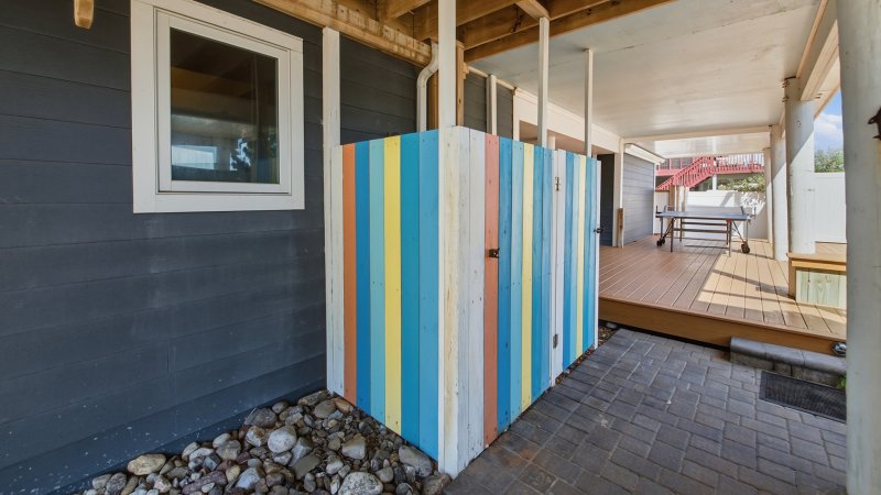 Hala Kahiki – Outdoor Shower