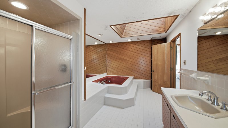 Hala Kahiki – Private Bath for BR1