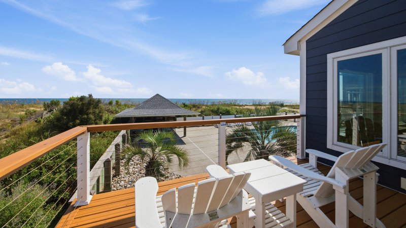 Hala Kahiki – Private Deck for BR4