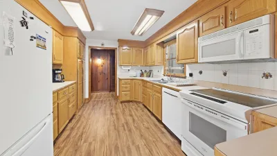 Gullible – Kitchen
