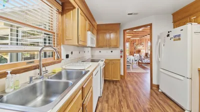 Gullible – Kitchen
