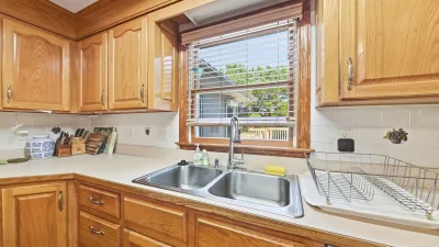 Gullible – Kitchen