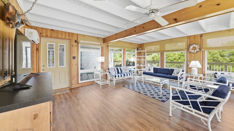 Gullible – Sun Room