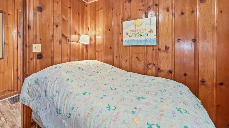 Gullible – Bedroom 2
