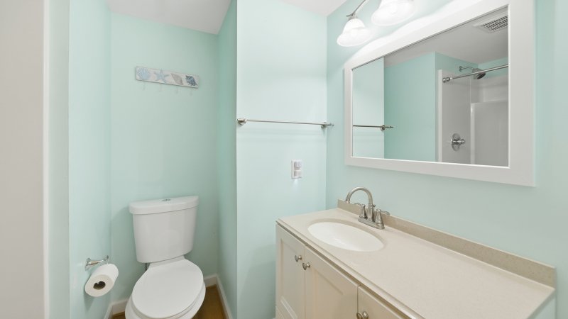 Gullible – Private Bath for BR5