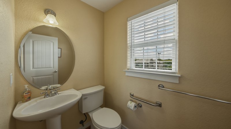 Forever Summer – Common Bath for 3rd Floor