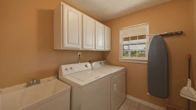Forever Summer – Laundry Room