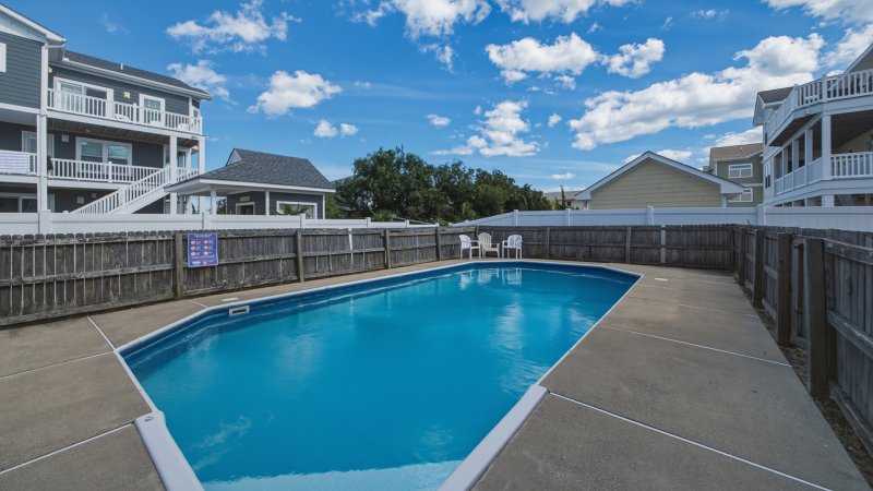 Forever Summer – Pool