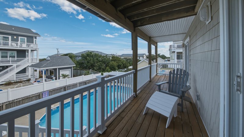Forever Summer – Covered Deck