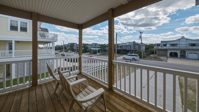 Forever Summer – Covered Deck