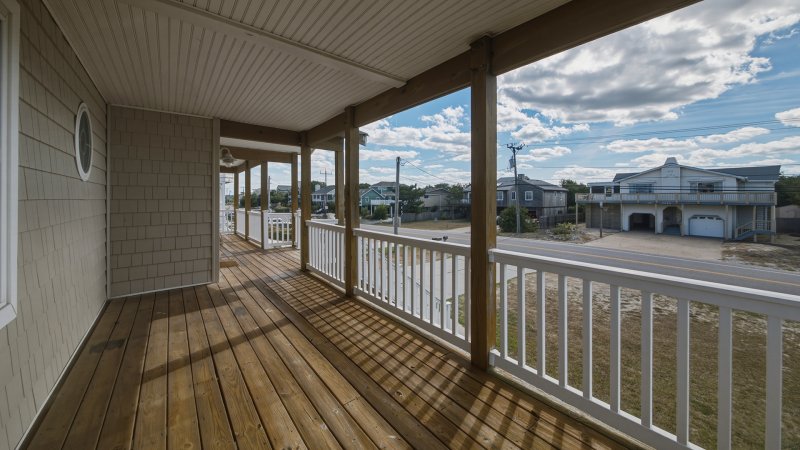 Forever Summer – Covered Deck