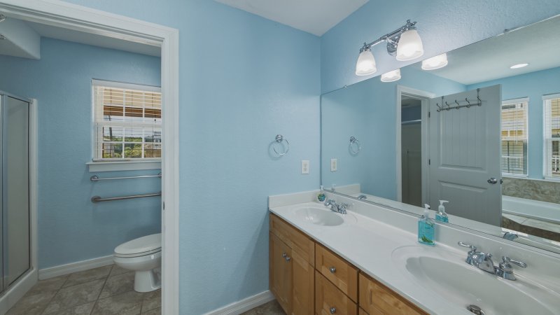Forever Summer – Private Bath for BR2
