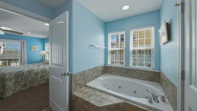 Forever Summer – Private Bath for BR2