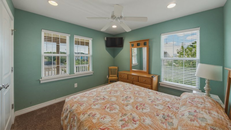 Forever Summer – Bedroom 4