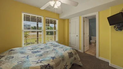 Forever Summer – Bedroom 6
