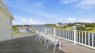 No Comparison Bayside – Deck