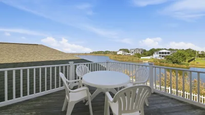 No Comparison Bayside – Deck