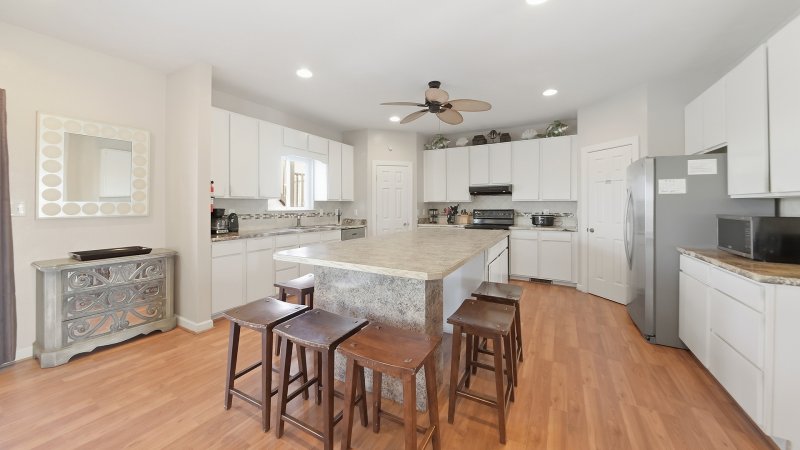 No Comparison Bayside – Kitchen