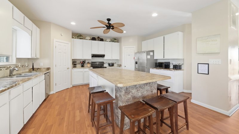 No Comparison Bayside – Kitchen