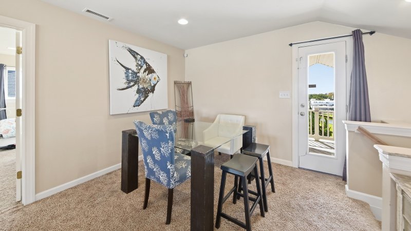 No Comparison Bayside – 3rd Floor Sitting Area