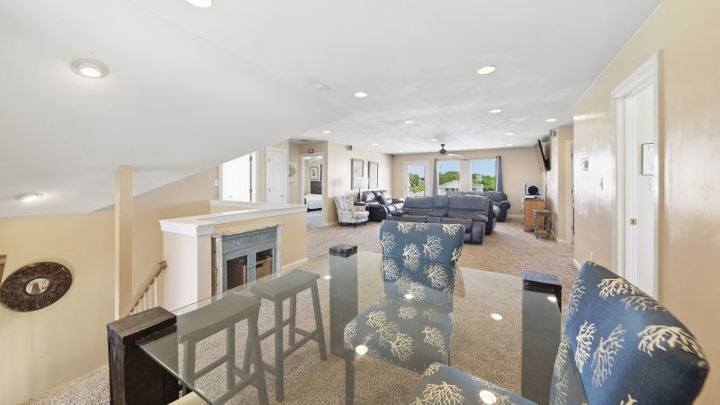 No Comparison Bayside – 3rd Floor Sitting Area