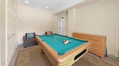 No Comparison Bayside – Pool Table