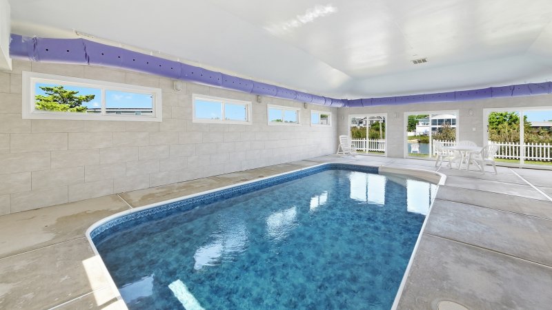 No Comparison Bayside – Indoor Pool