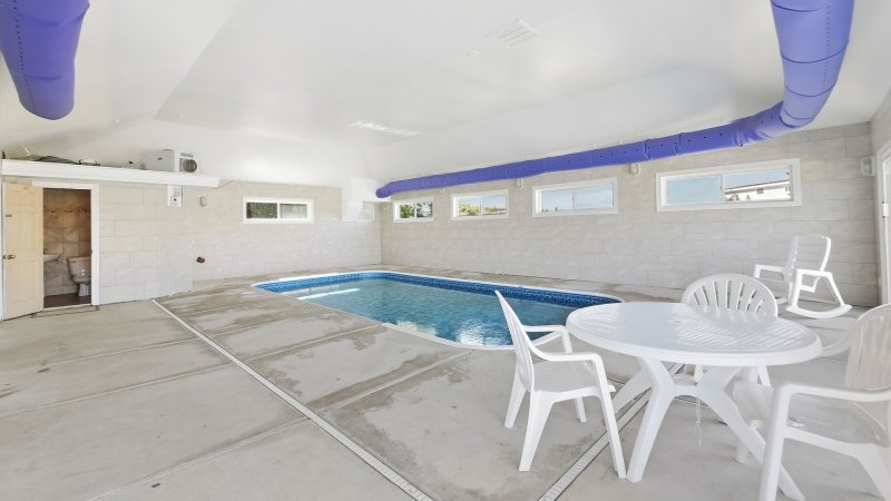No Comparison Bayside – Indoor Pool